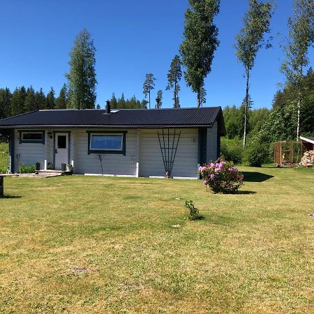 Mysig timmerstuga med braskamin nära Hovfjället Torsby Exteriör bild