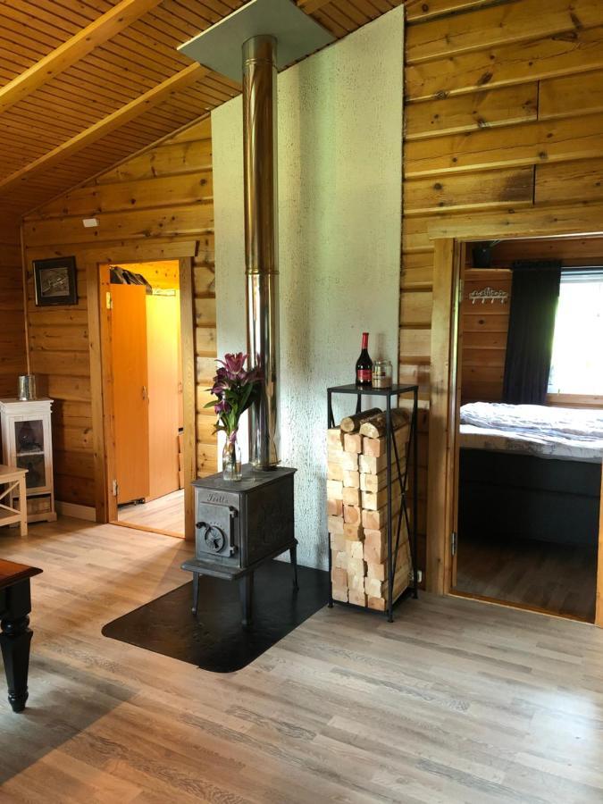 Mysig timmerstuga med braskamin nära Hovfjället Torsby Exteriör bild
